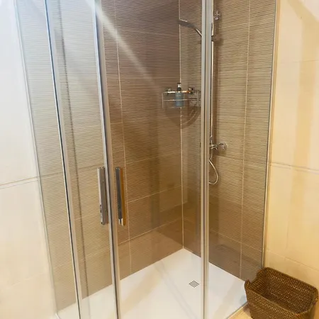 Apartment En Primera Linea De Playa Riazor A Coruna