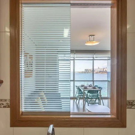 Apartament En Primera Linea De Playa Riazor
