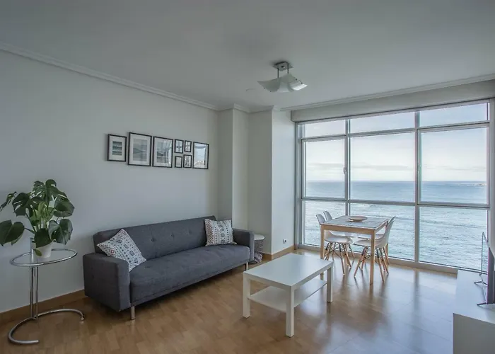 En Primera Linea De Playa Riazor Apartment *